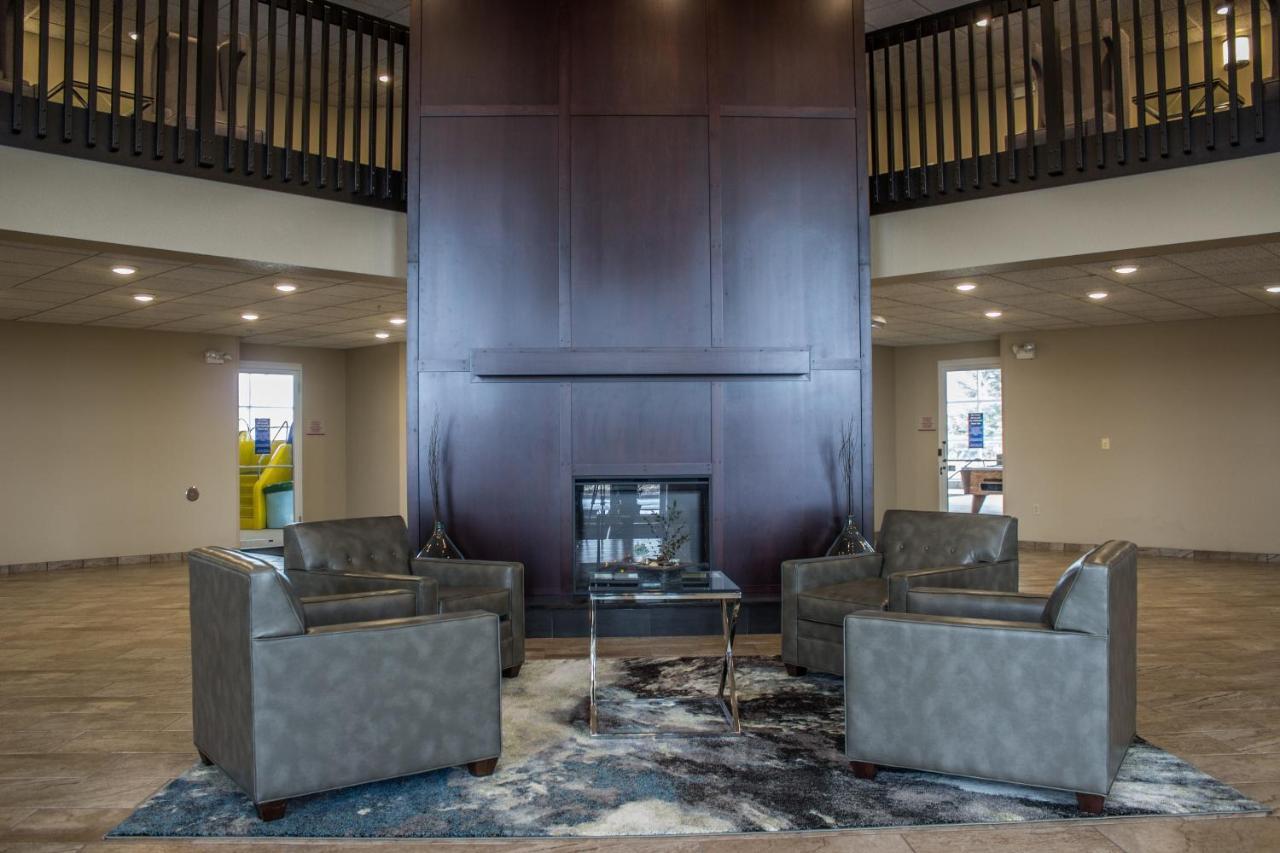 Cobblestone Suites - Ошкош Экстерьер фото