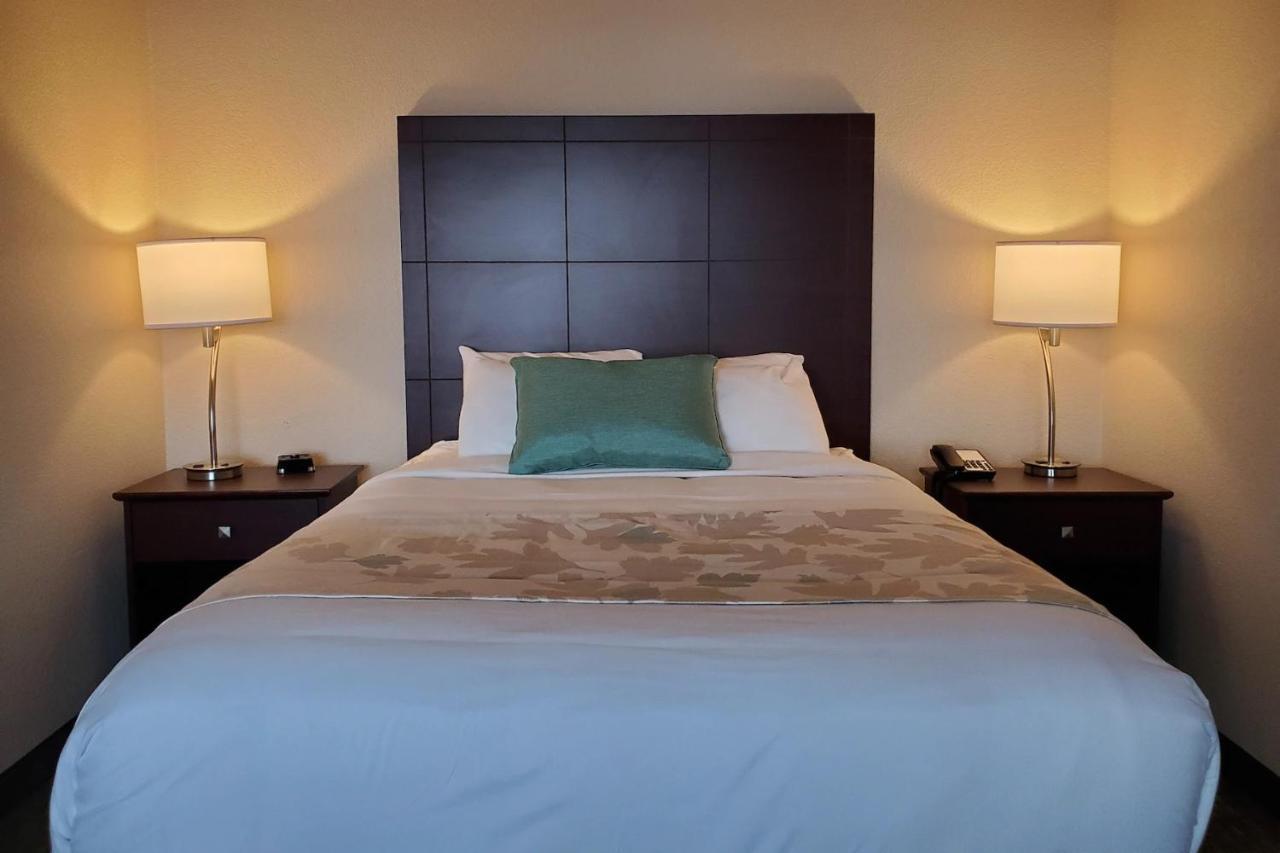 Cobblestone Suites - Ошкош Экстерьер фото