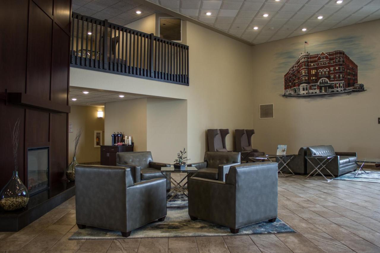 Cobblestone Suites - Ошкош Экстерьер фото