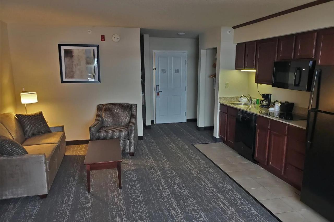 Cobblestone Suites - Ошкош Экстерьер фото