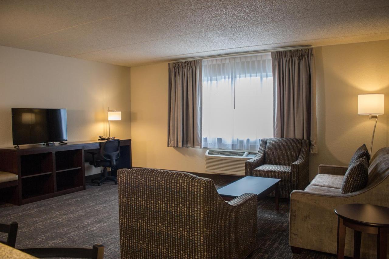Cobblestone Suites - Ошкош Экстерьер фото